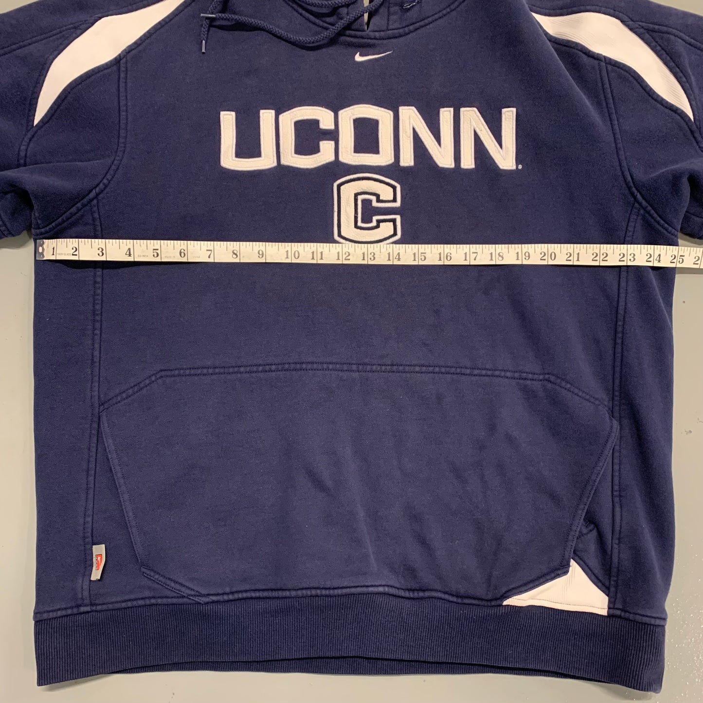 Nike UCONN Hoodie L