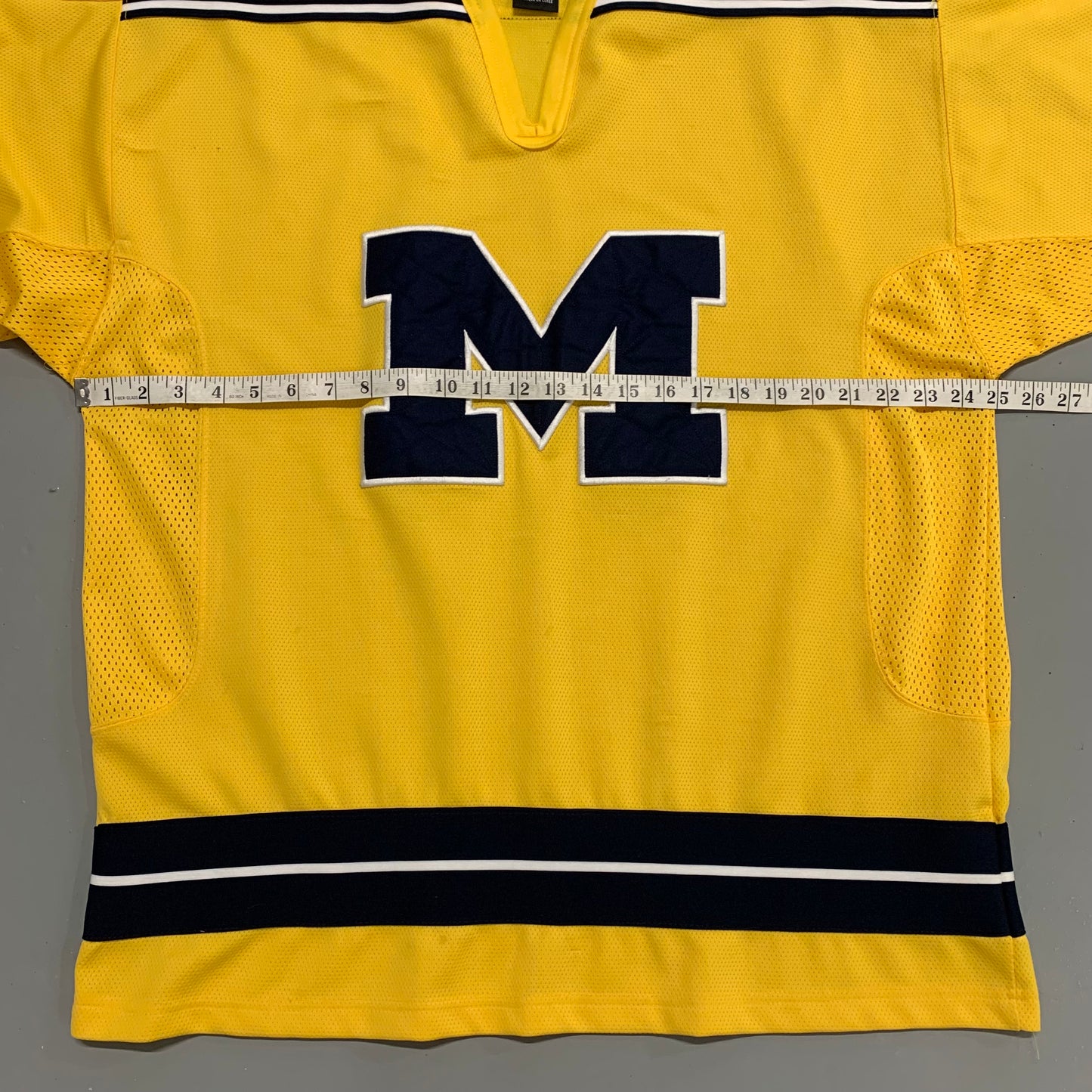 Michigan Wolverines Hockey Jersey L