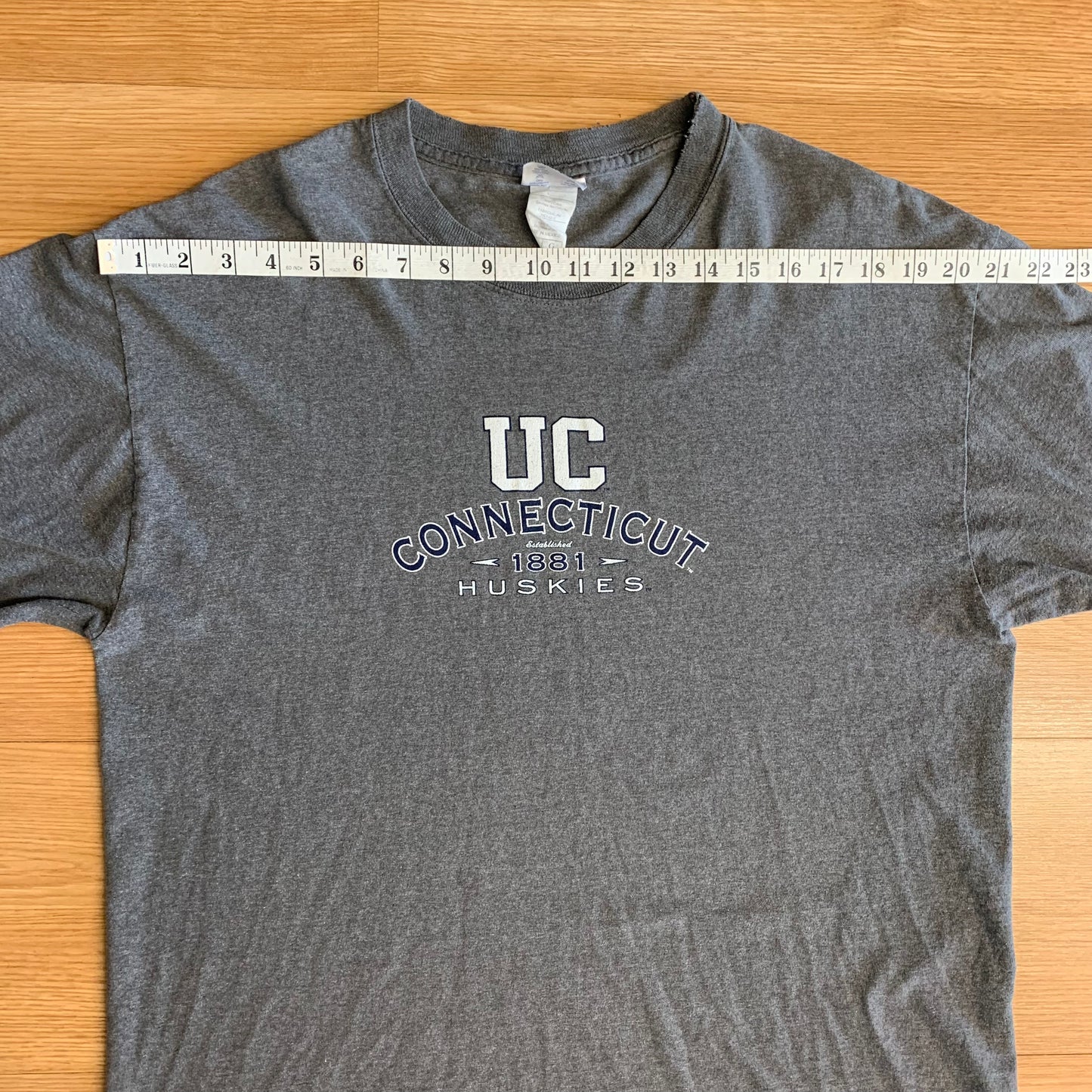 Champion UCONN Long Sleeve L