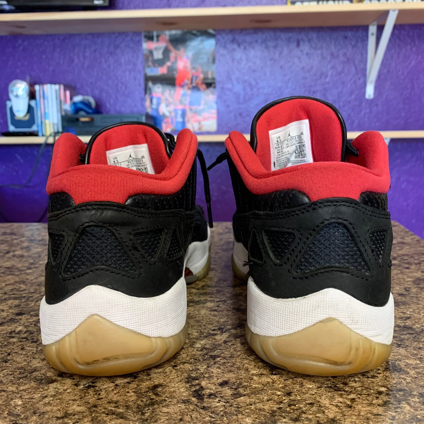 Air Jordan 11 Retro Low IE Bred 8.5